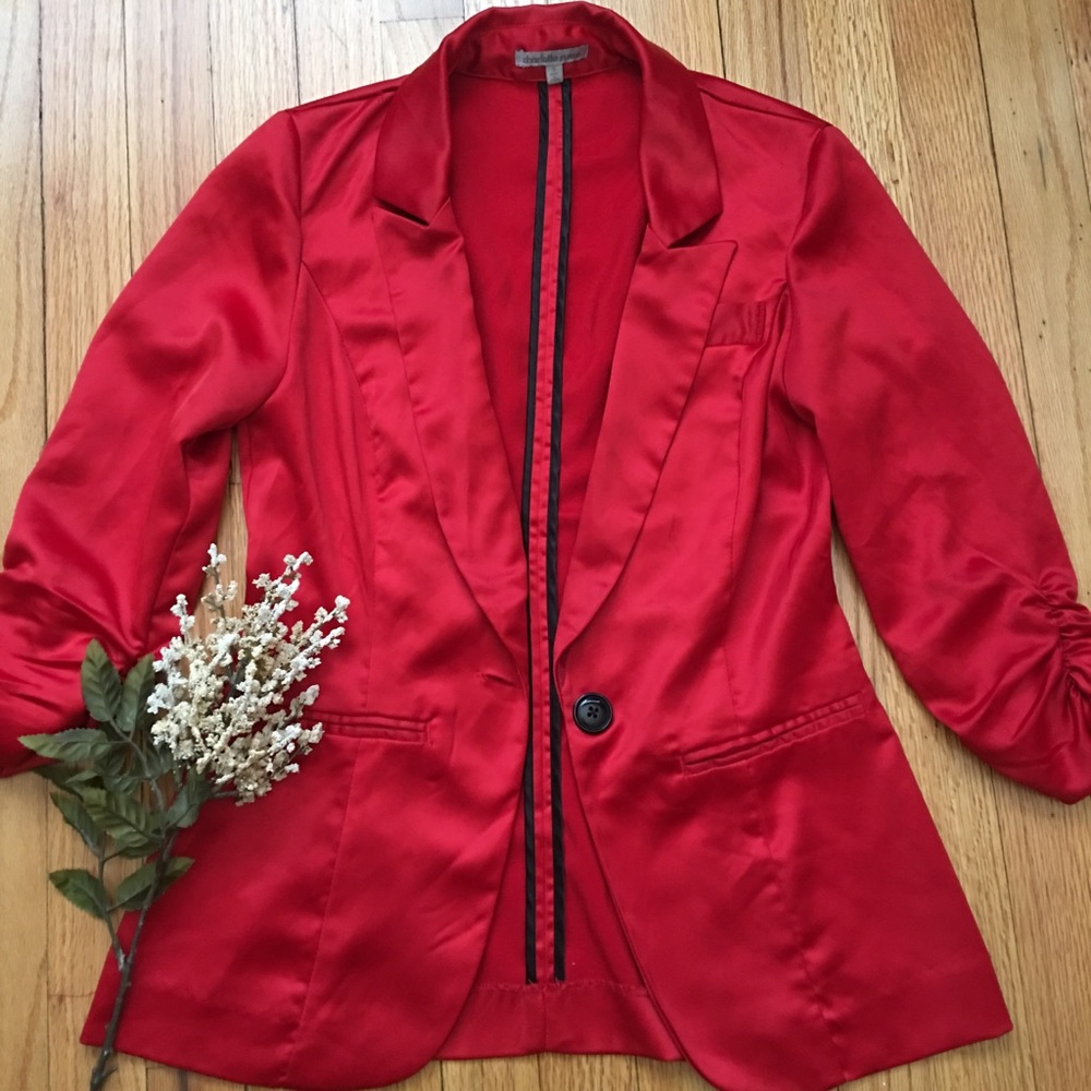 RED BLAZER